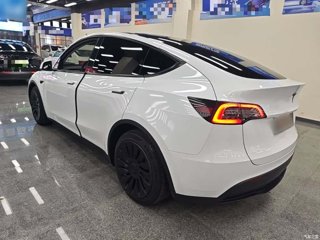 Tesla Model Y, 2022 все фото