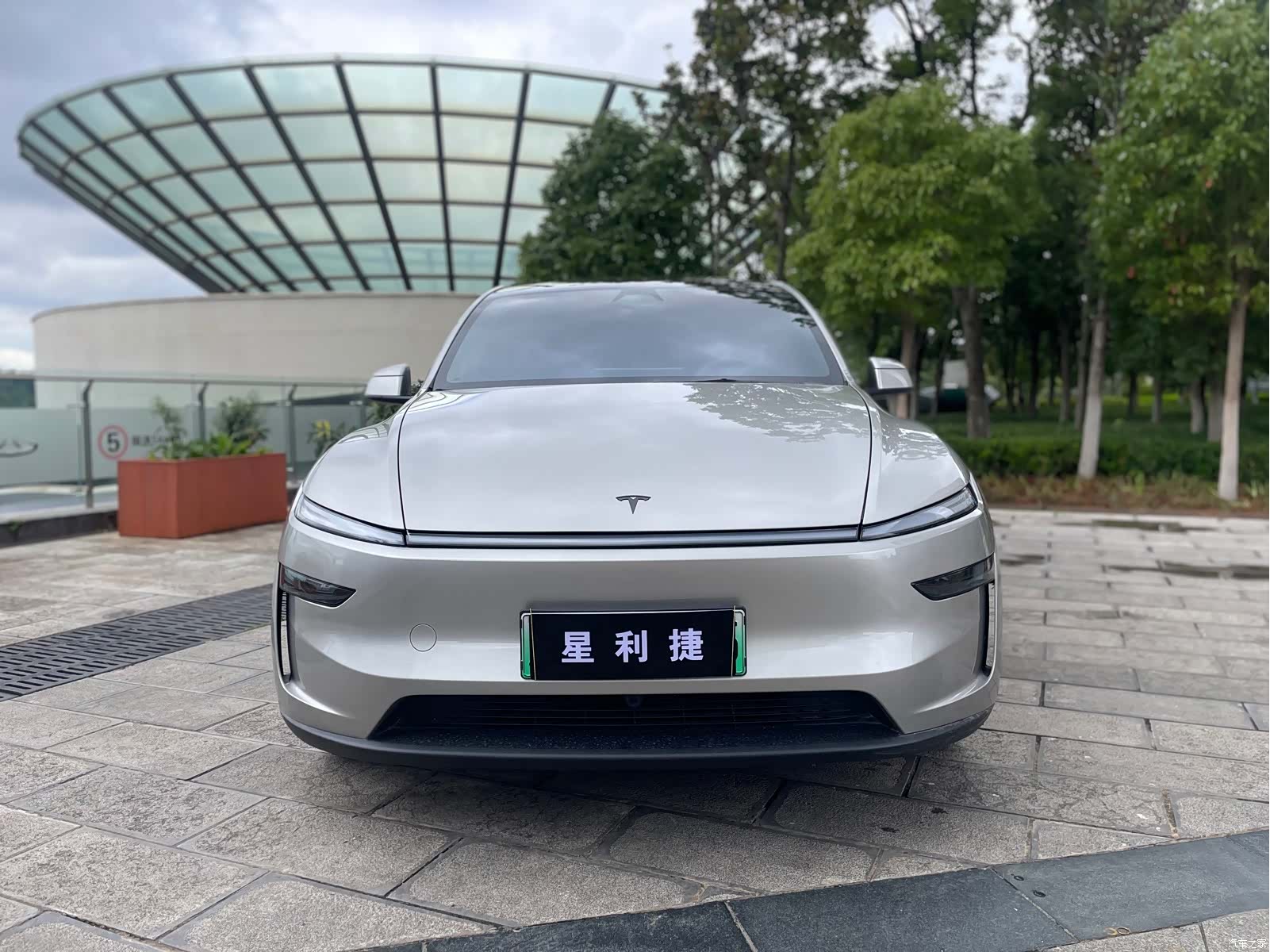 Tesla Model Y, 2025 2
