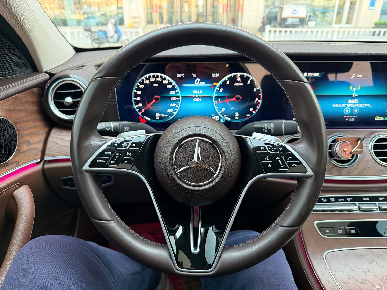 Mercedes-Benz E-Class, 2023 14