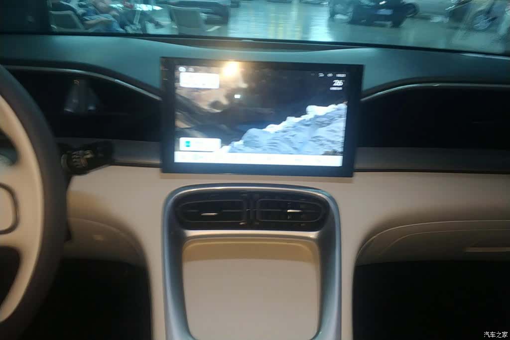 Geely Xingyuan, 2025 13