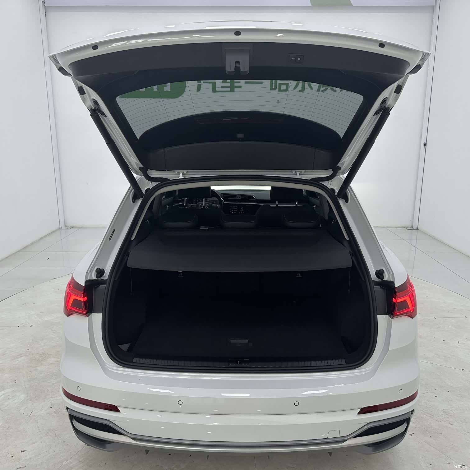 Audi Q3, 2023 16