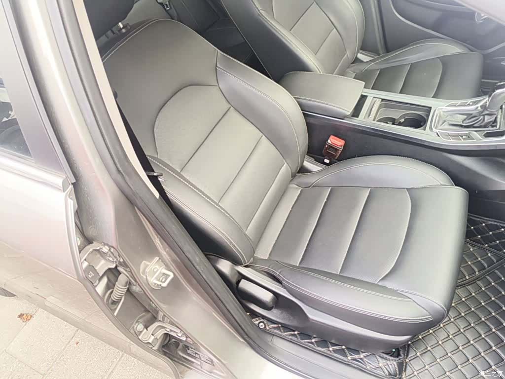 Geely Emgrand, 2020 25