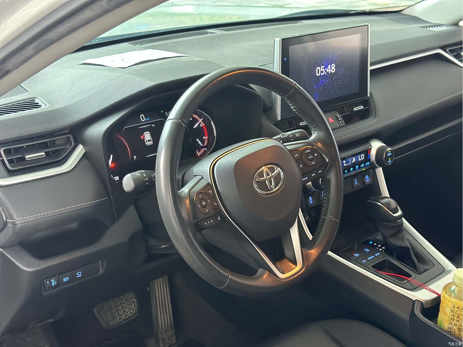 Toyota RAV4, 2022 3