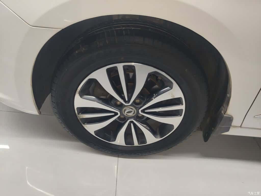 DongFeng A60, 2015 23