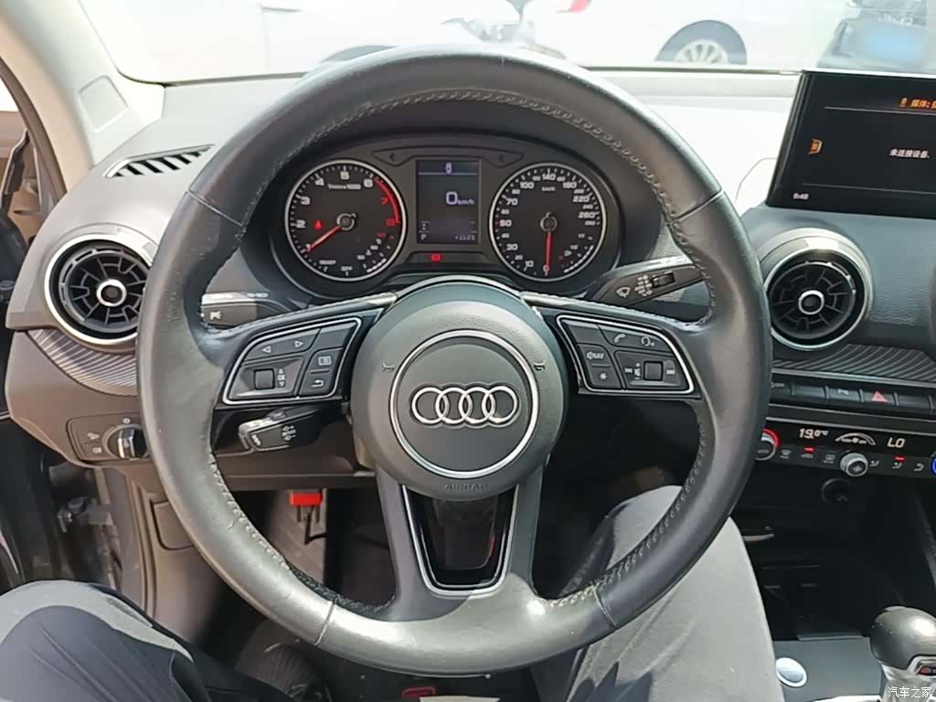 Audi Q2L, 2021 11