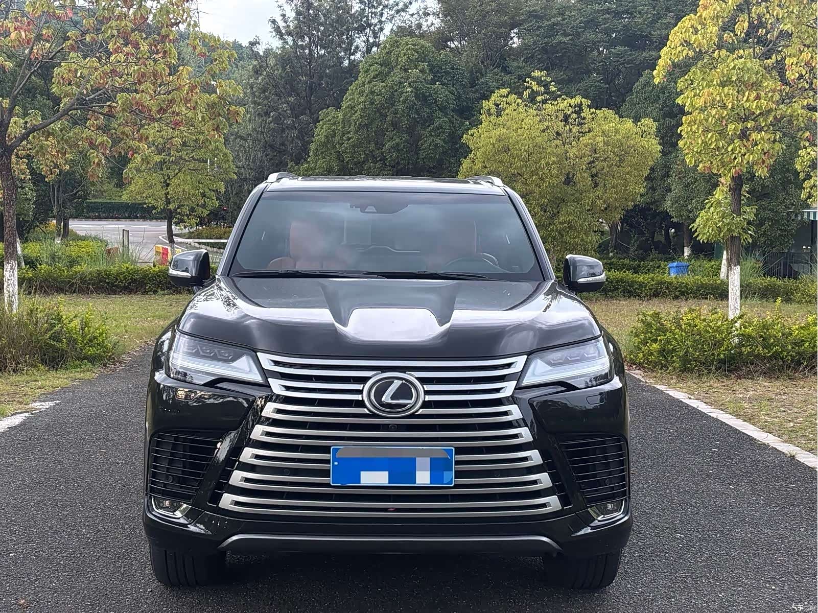 Lexus LX, 2023 1