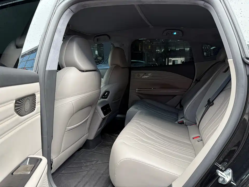 Geely Galaxy Galaxy Sparkle 8