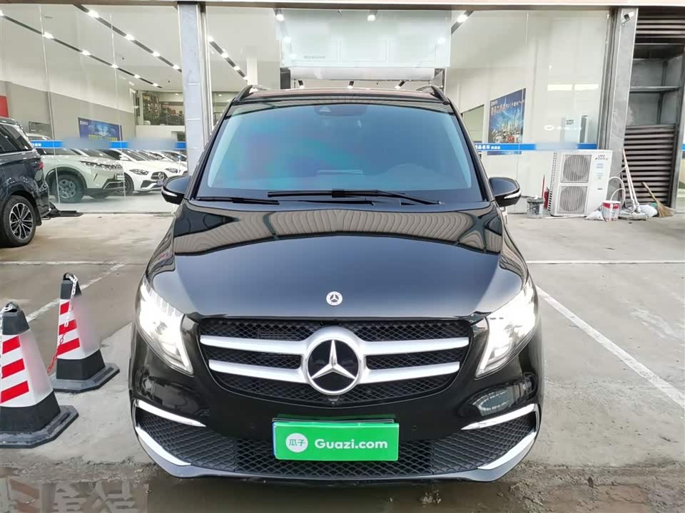 Mercedes-Benz V-class