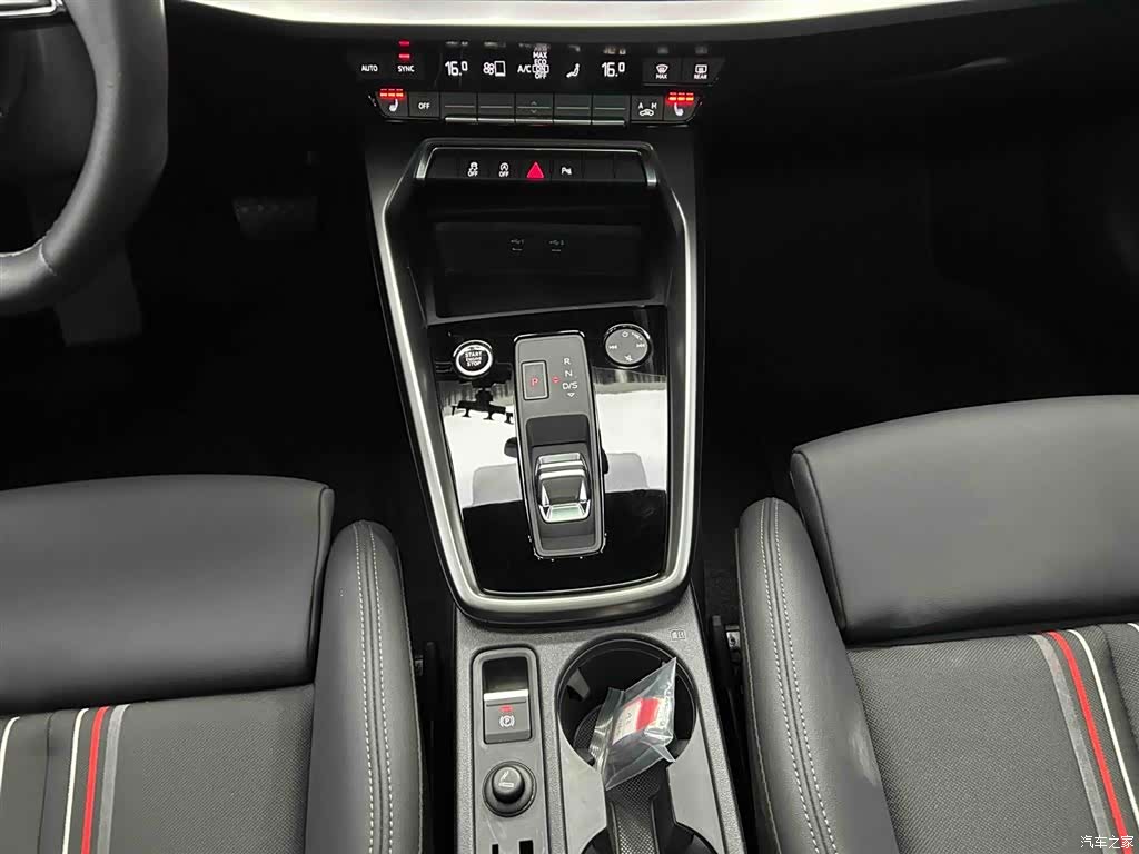 Audi A3, 2023 все фото