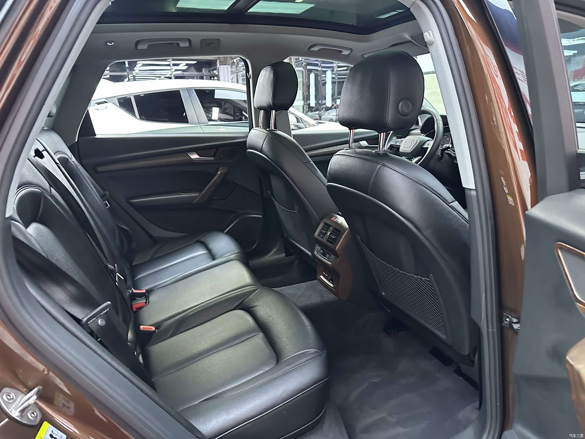 Audi Q5L, 2019 9