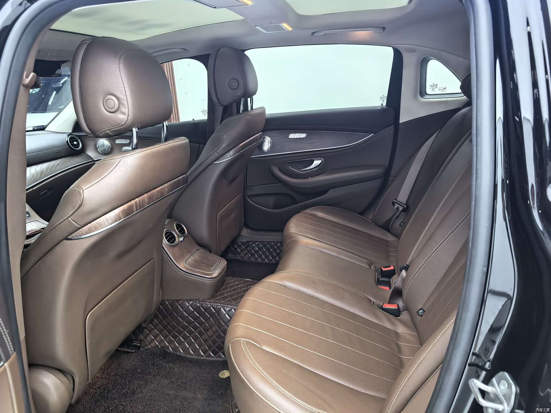 Mercedes-Benz E-Class, 2022 все фото