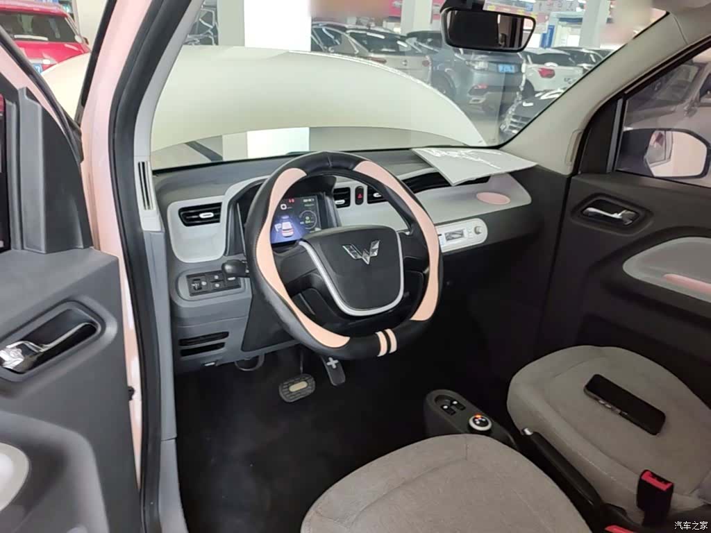 Wuling MINIEV, 2021 10