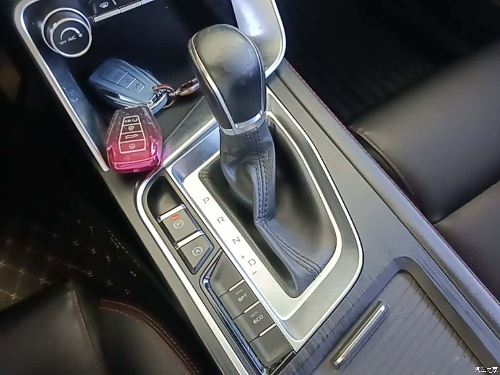 Geely Binray, 2020 14