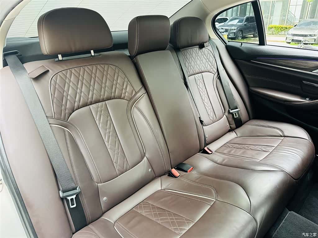 BMW 5 Series, 2018 8