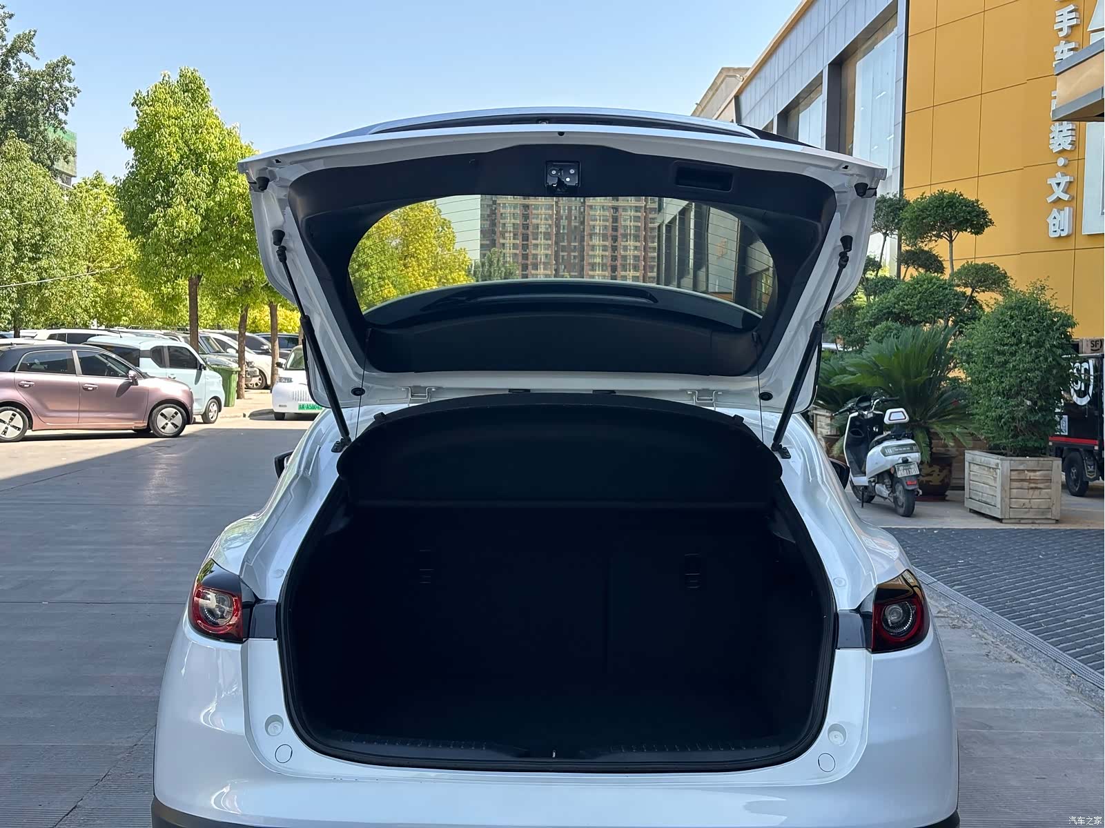 Mazda CX-4, 2019 28