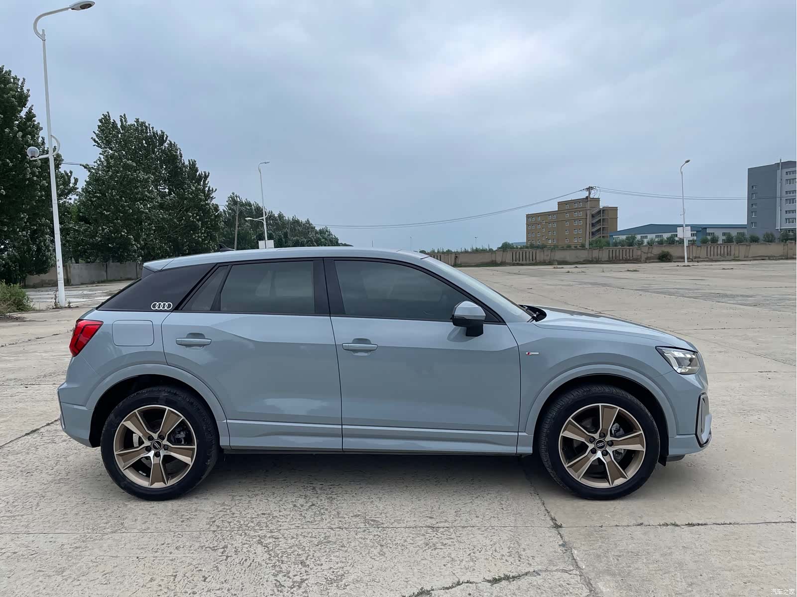 Audi Q2L, 2023 4