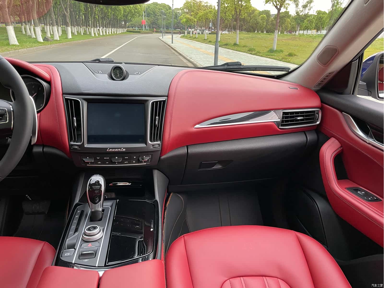 Maserati Levante, 2017 10