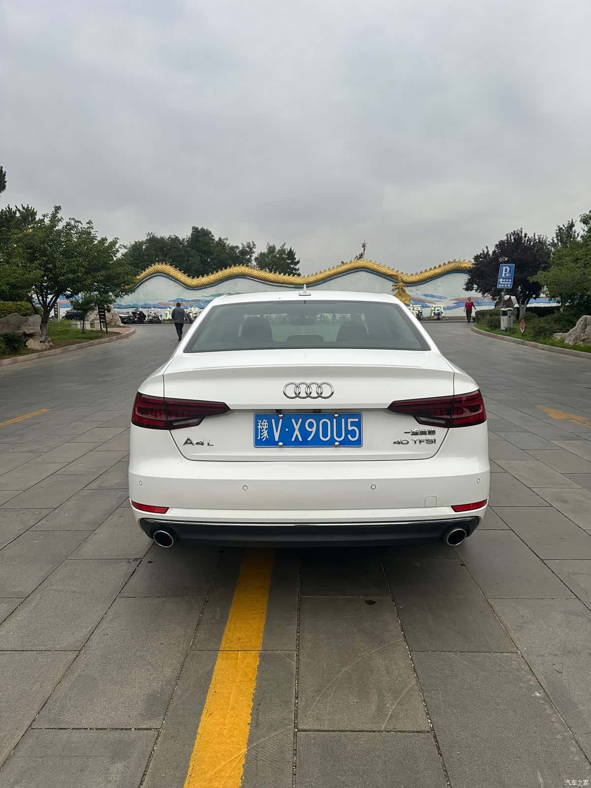 Audi A4L, 2018 все фото