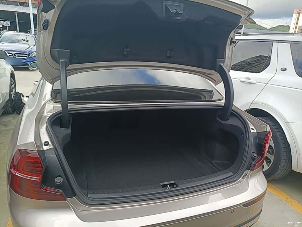 Volvo S60, 2022 19