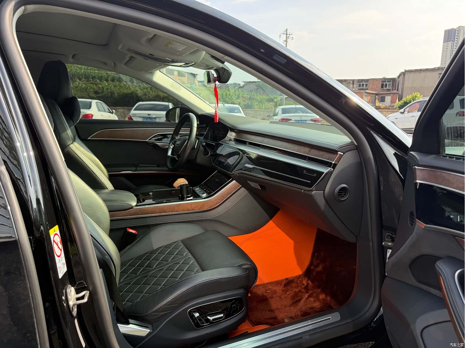 Audi A8L, 2022 4