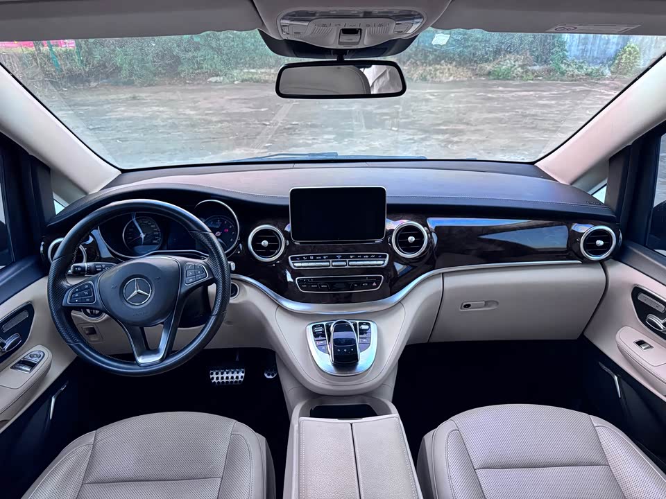 Mercedes-Benz V-class