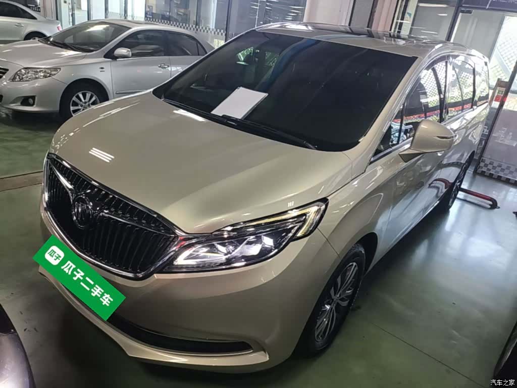 Buick GL8, 2017 1