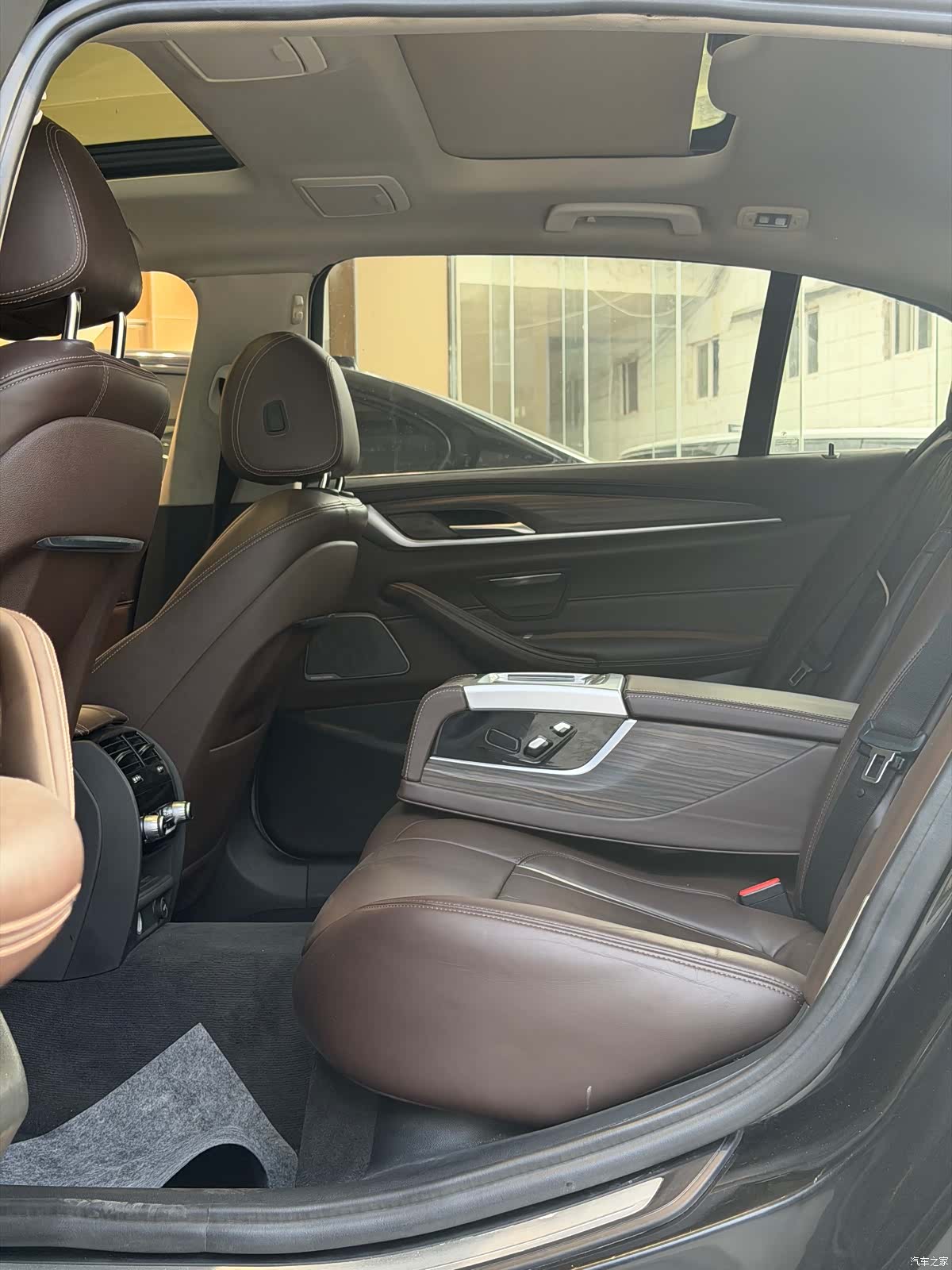 BMW 5 Series, 2020 6