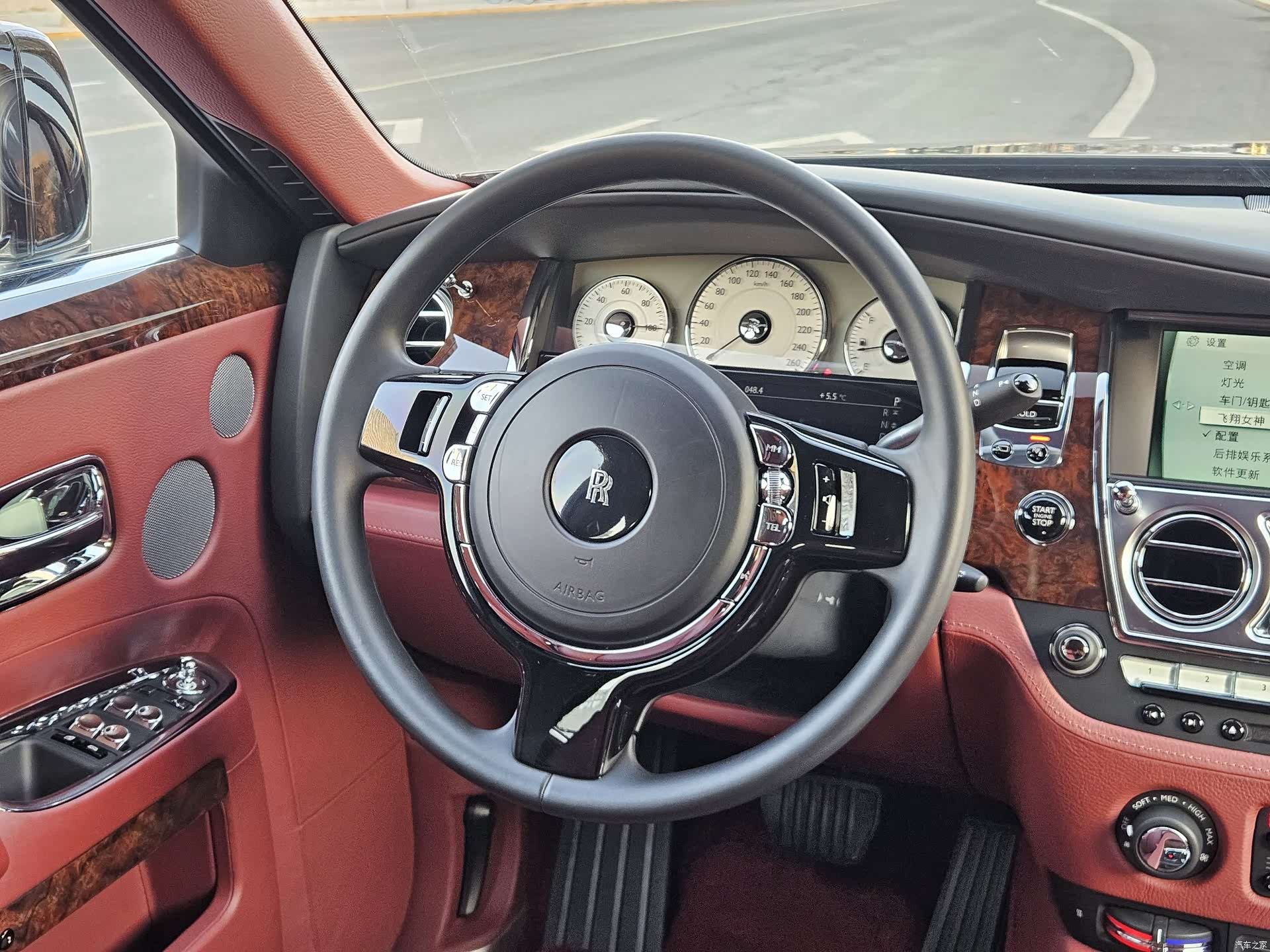 Rolls-Royce Ghost, 2014 11
