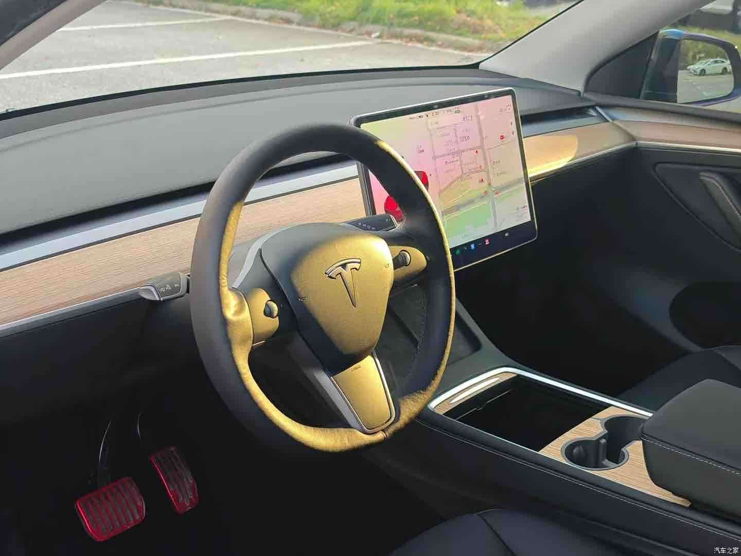 Tesla Model Y, 2022 4