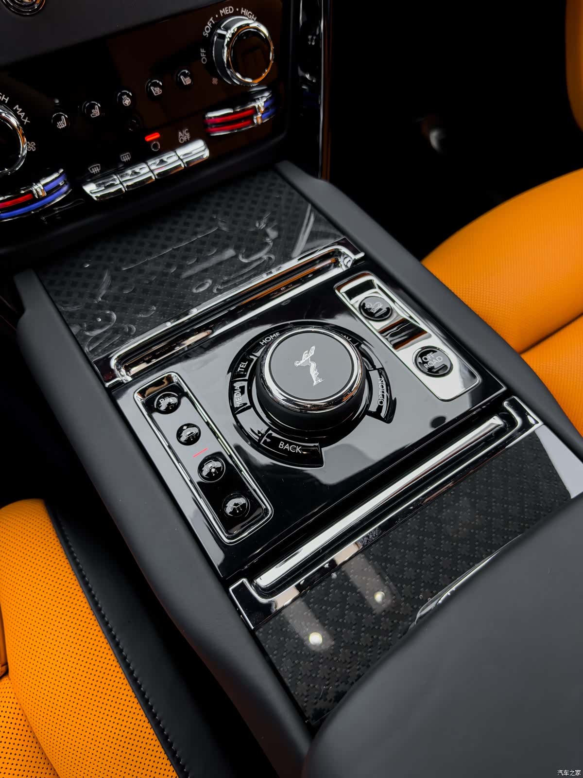 Rolls-Royce Cullinan, 2026 25