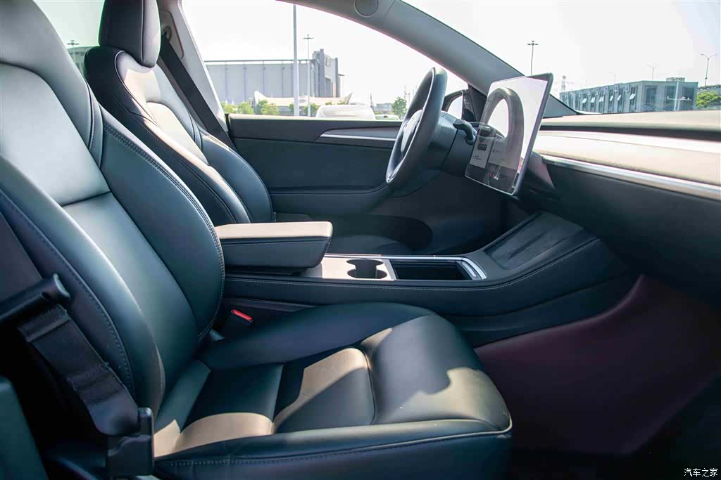 Tesla Model Y, 2023 14