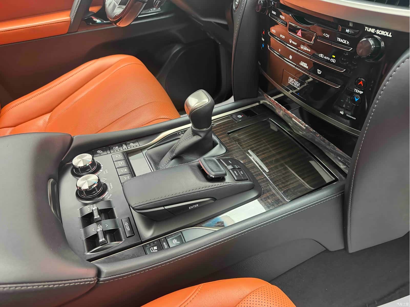 Lexus LX, 2020 15