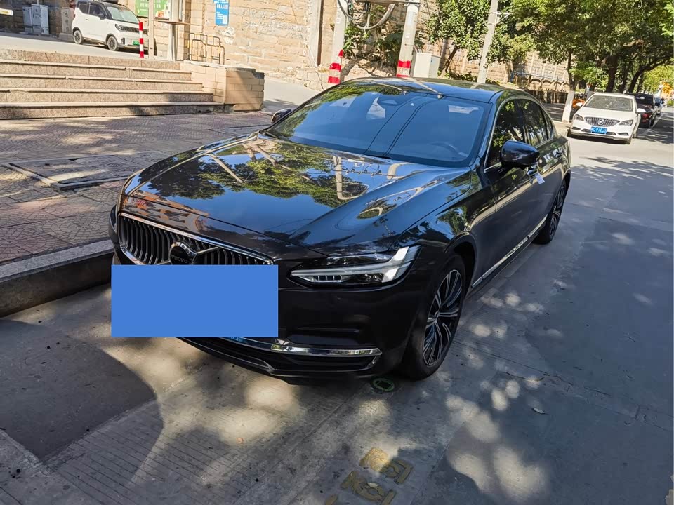 Volvo S90