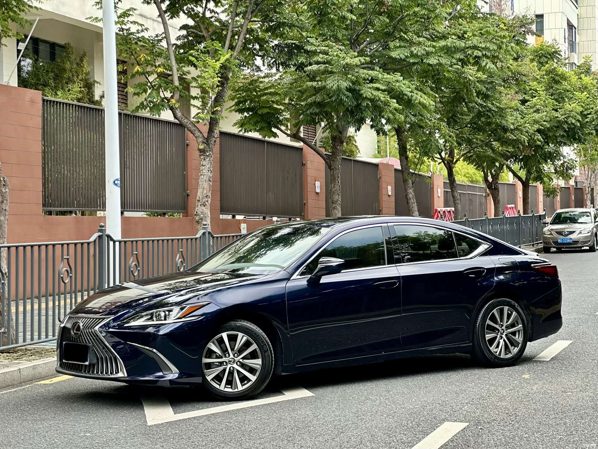 Lexus ES, 2021 1