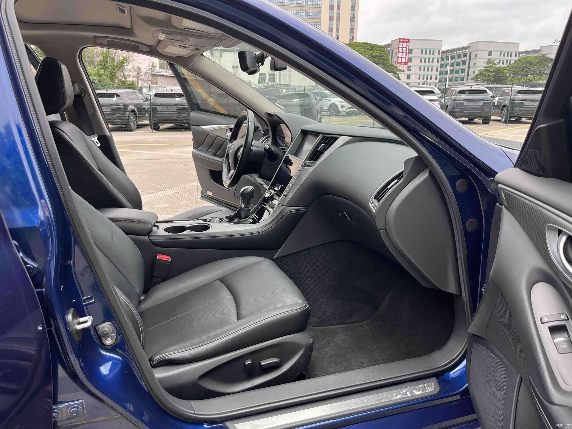 Infiniti Q50L, 2017 11