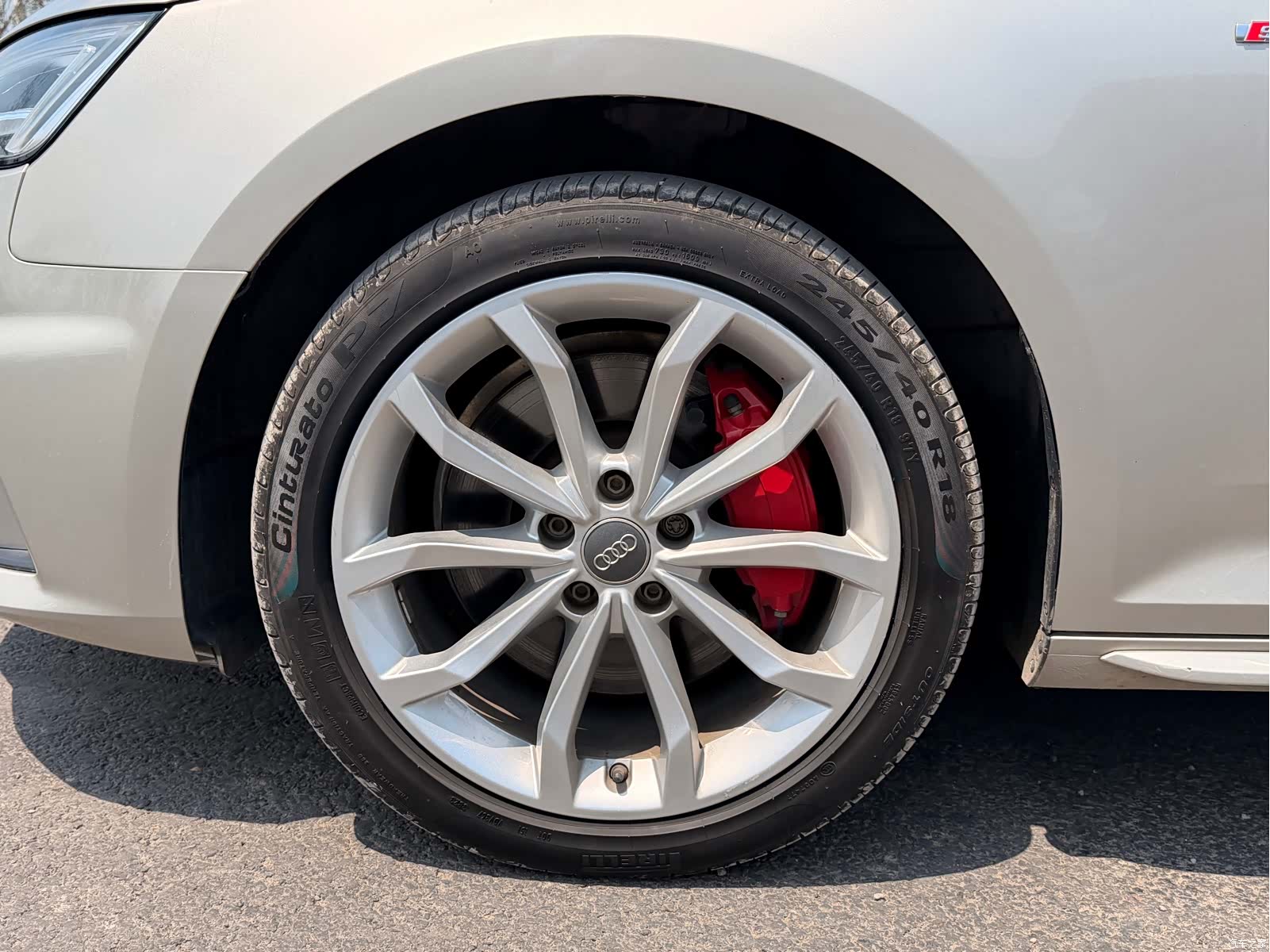 Audi A4L, 2019 9