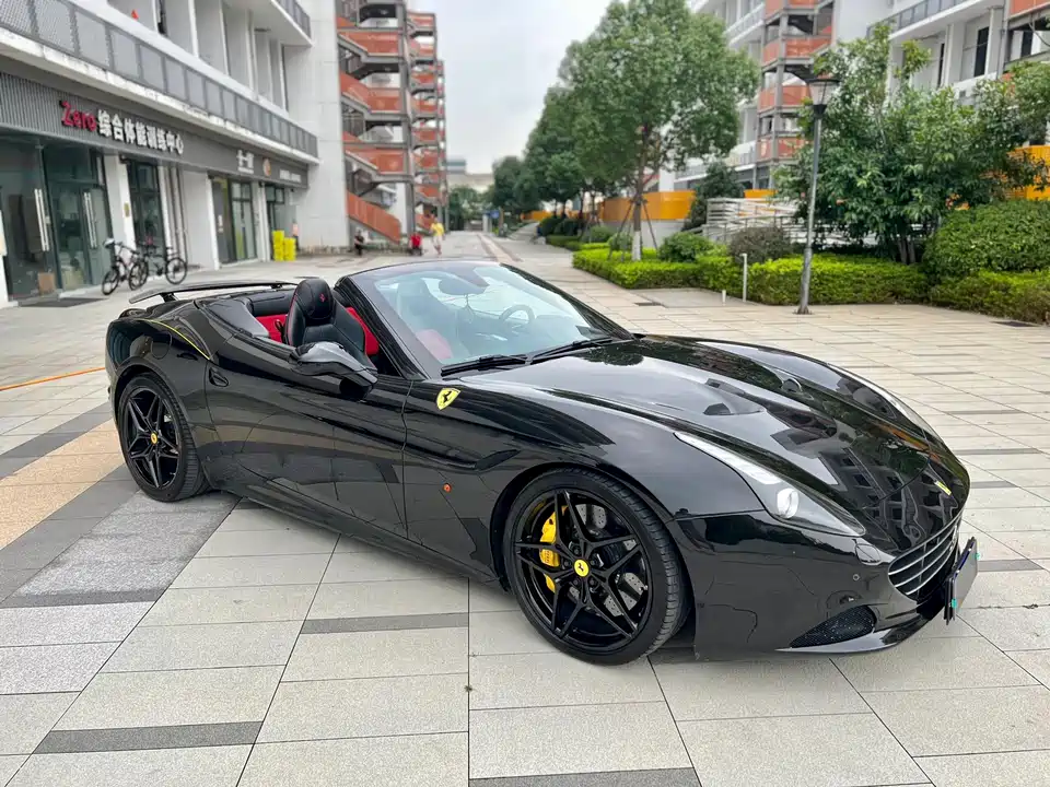 Ferrari California T
