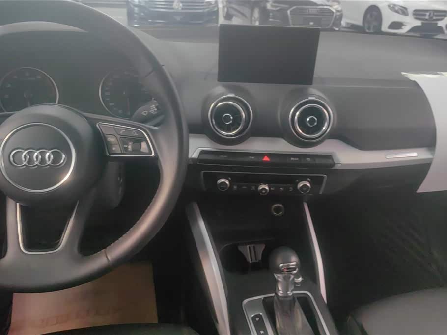Audi Q2L Audi Q2L