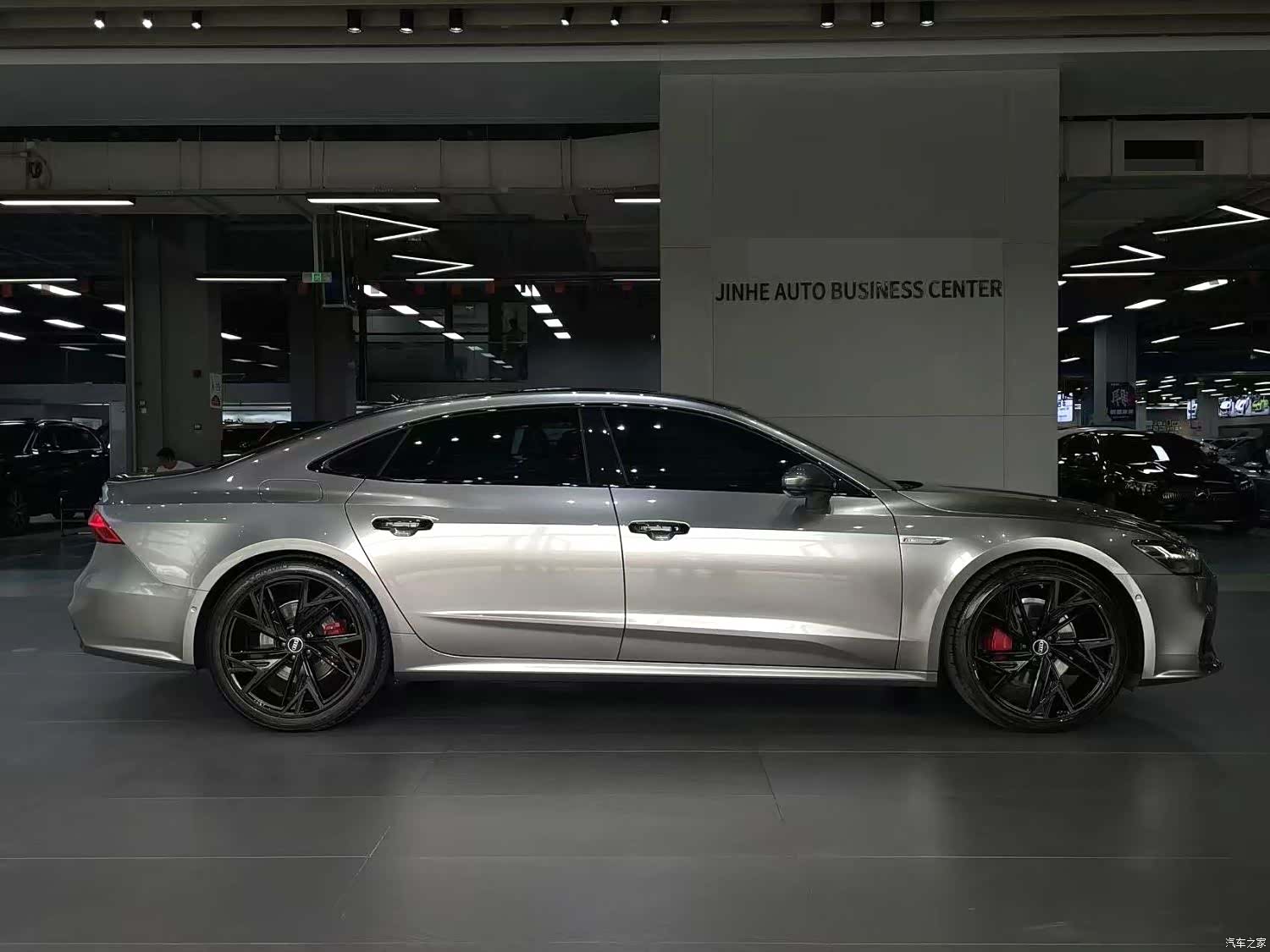 Audi A7L, 2025 4