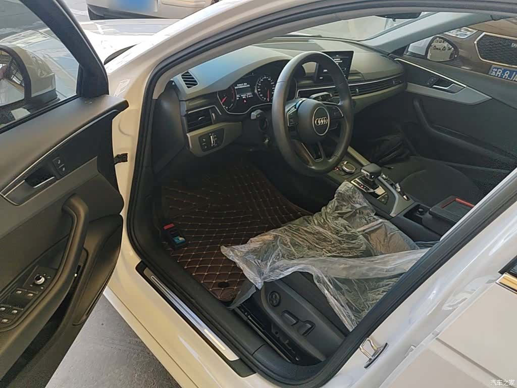 Audi A4L, 2019 12