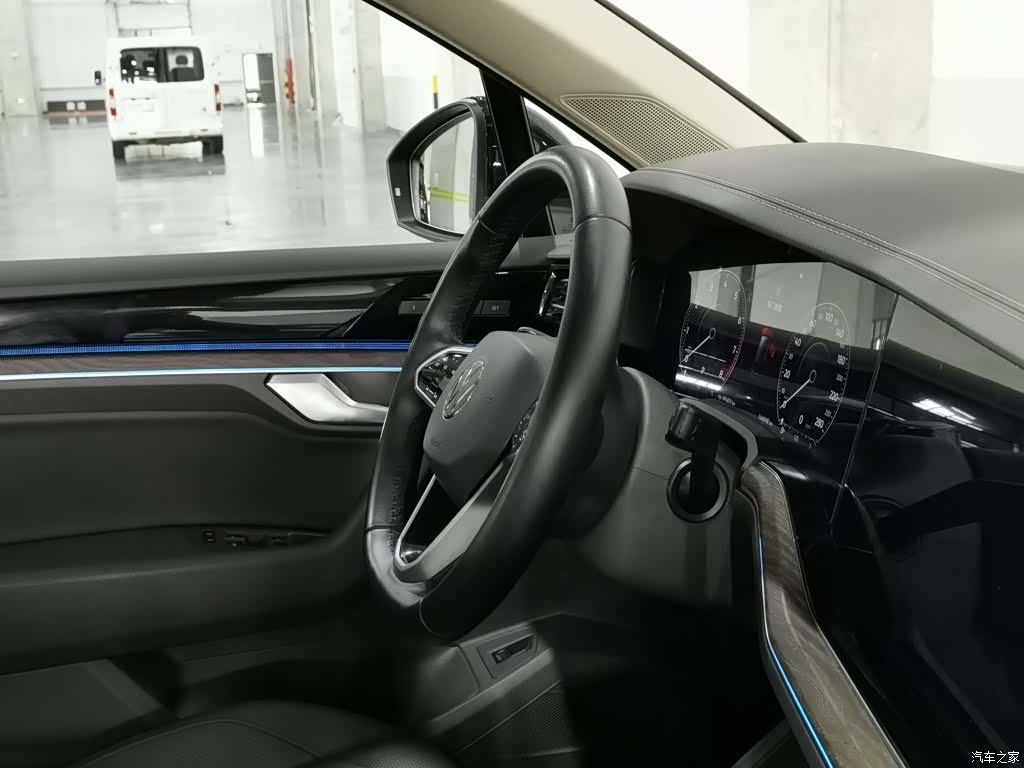 Volkswagen Touareg, 2020 22