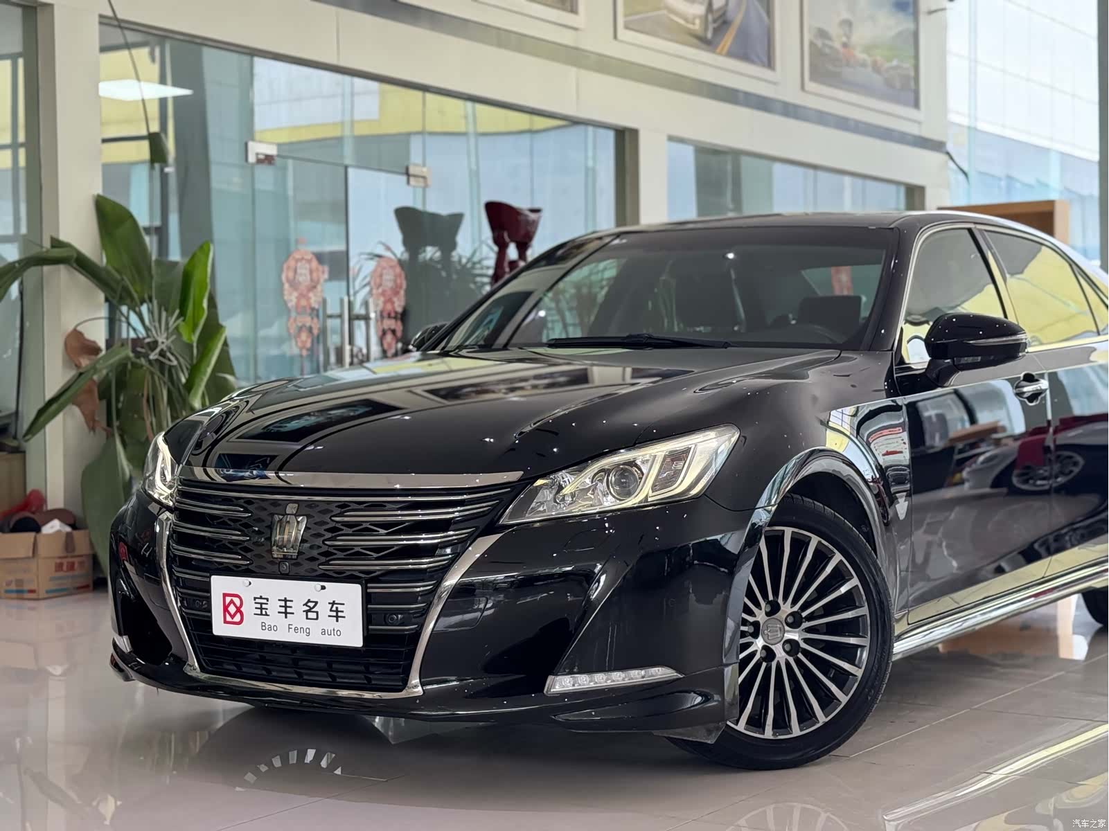 Toyota Crown, 2018 12