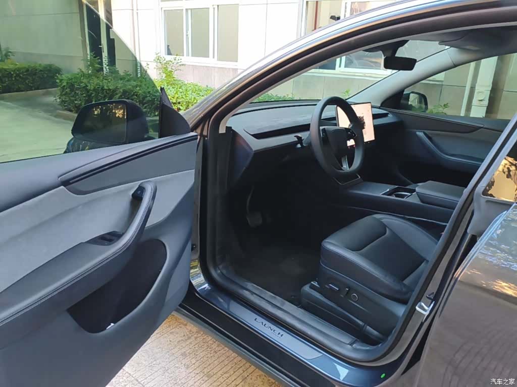 Tesla Model Y, 2025 16
