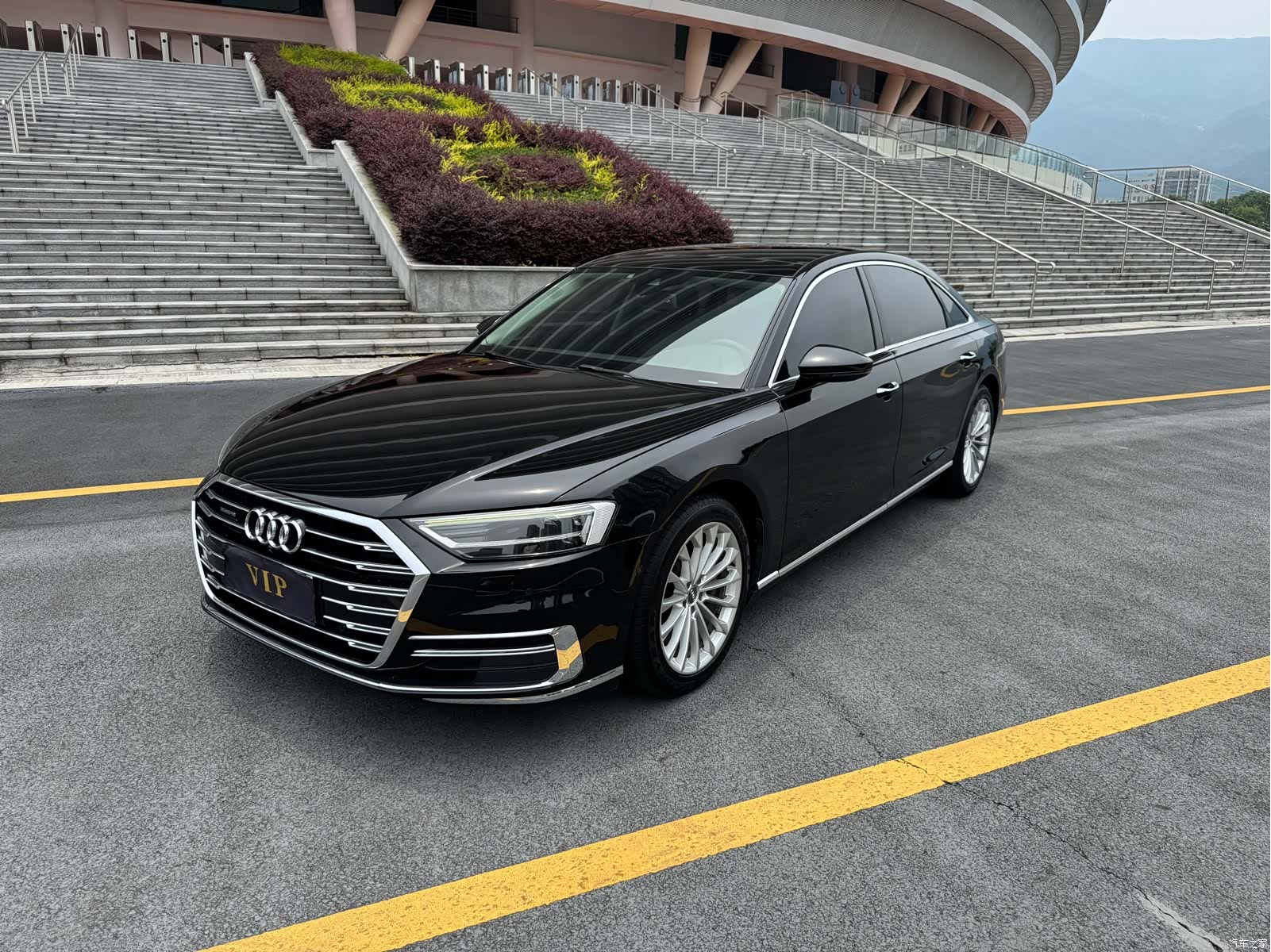 Audi A8L, 2018 1