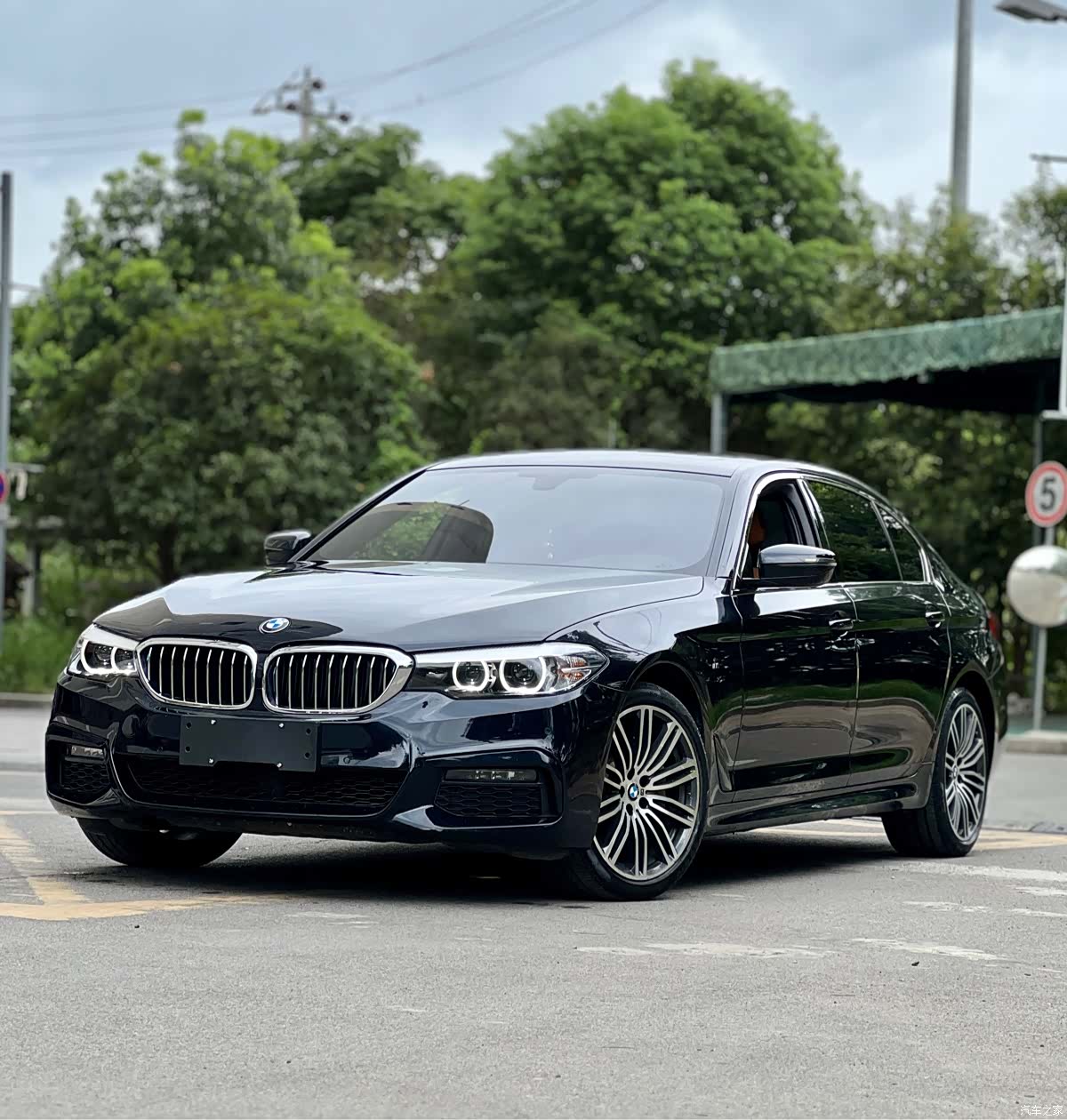BMW 5 Series, 2019 1