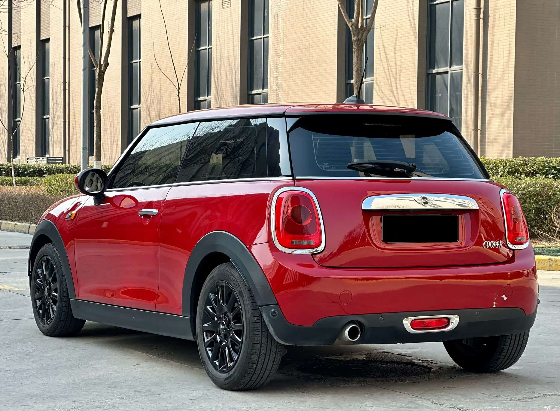 Mini ONE, 2018 14