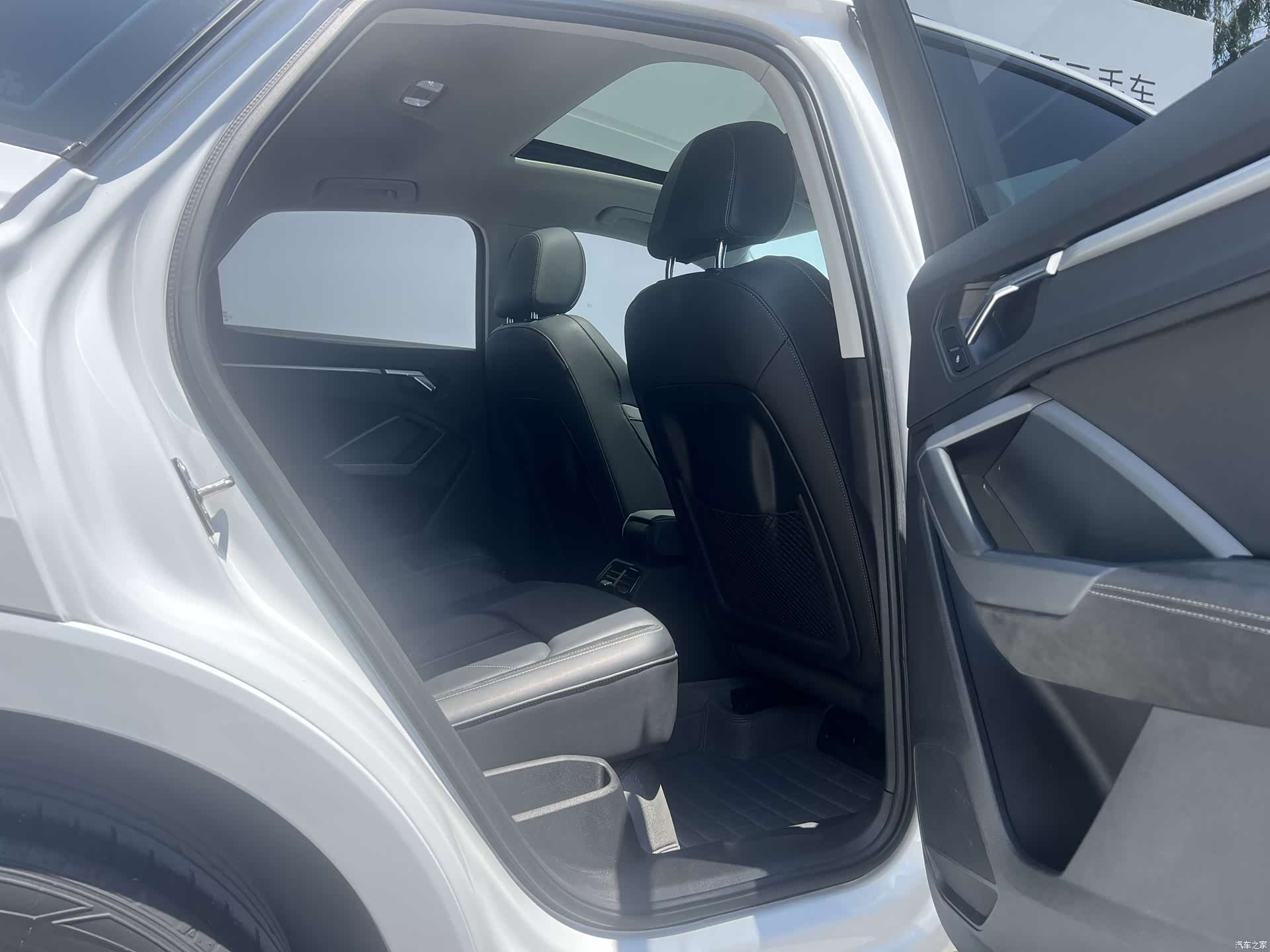 Audi Q3, 2022 10