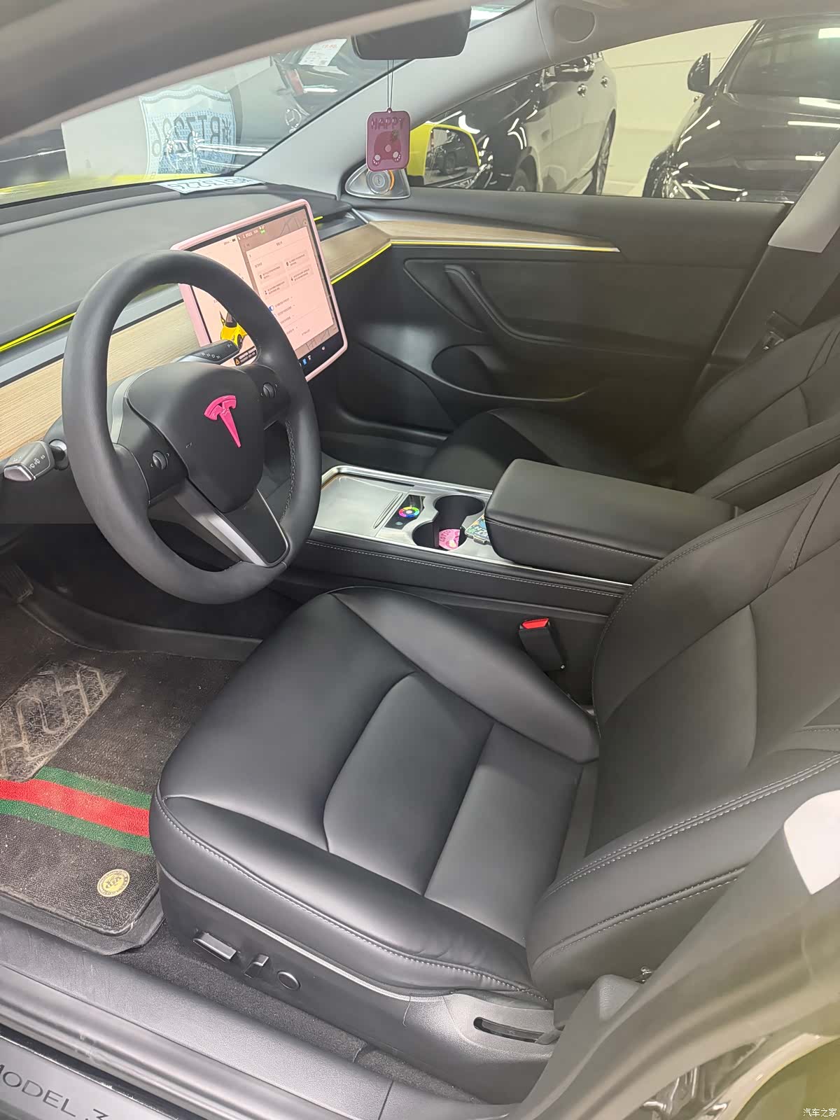 Tesla Model 3, 2023 4