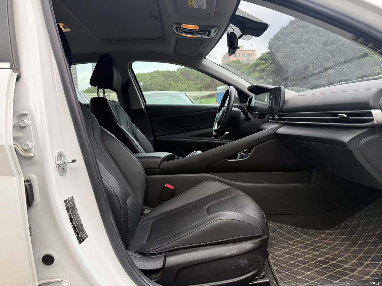 Hyundai Elantra, 2022 12