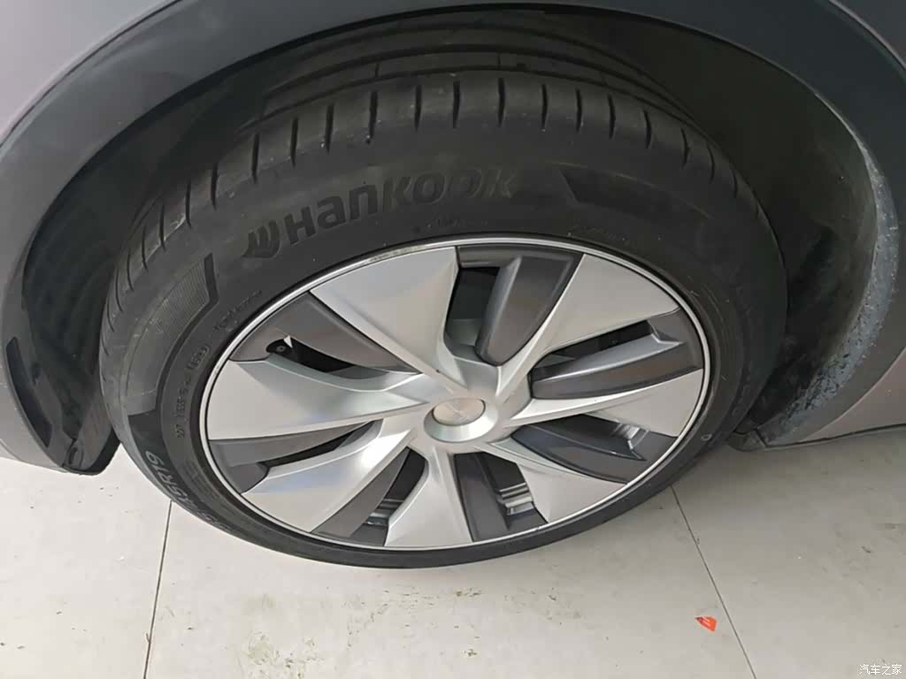 Tesla Model Y, 2023 23